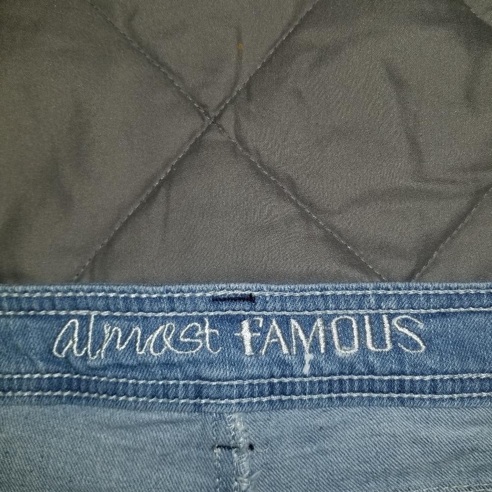Almost Famous Jeans - Picture 3 of 3